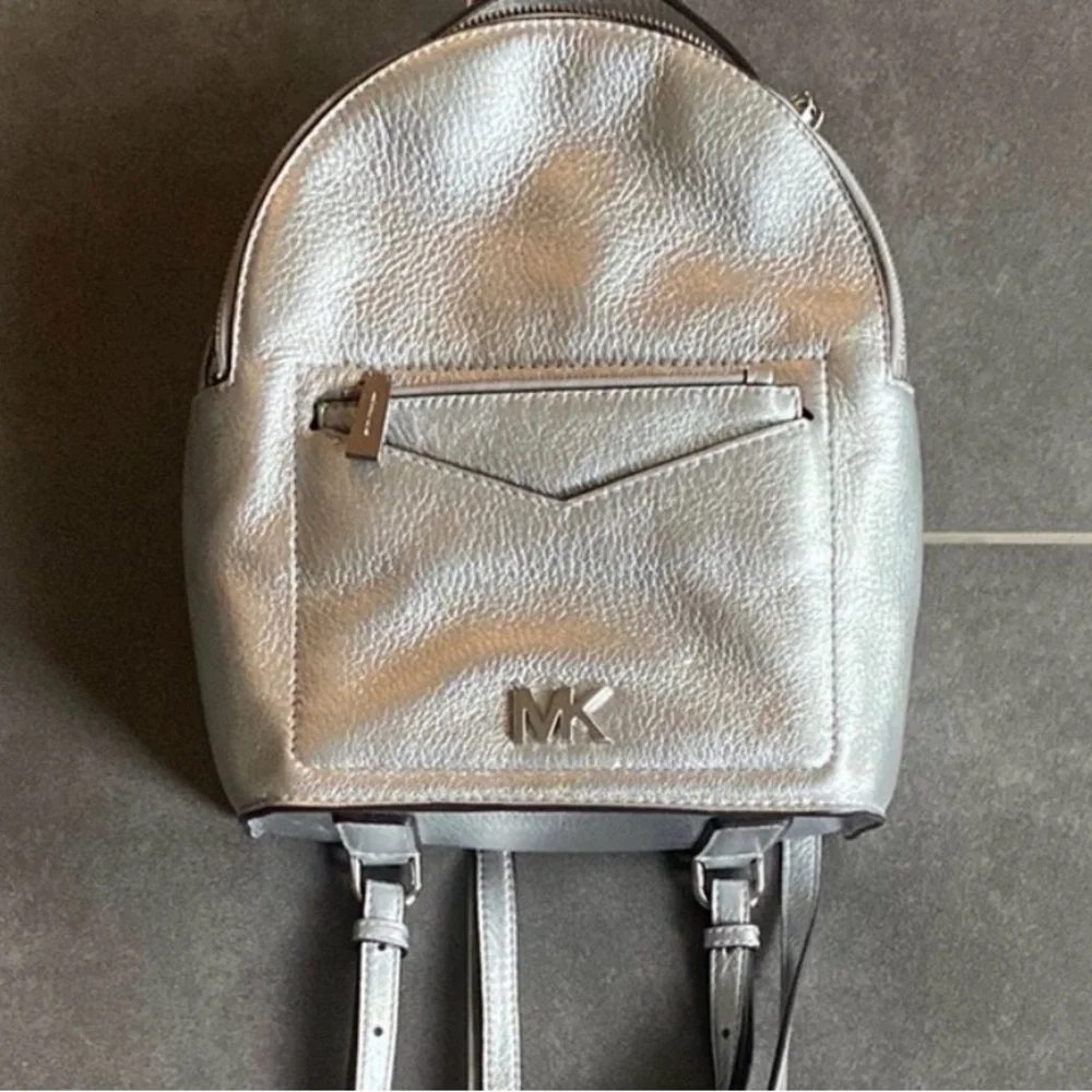 Michael Kors chic compact